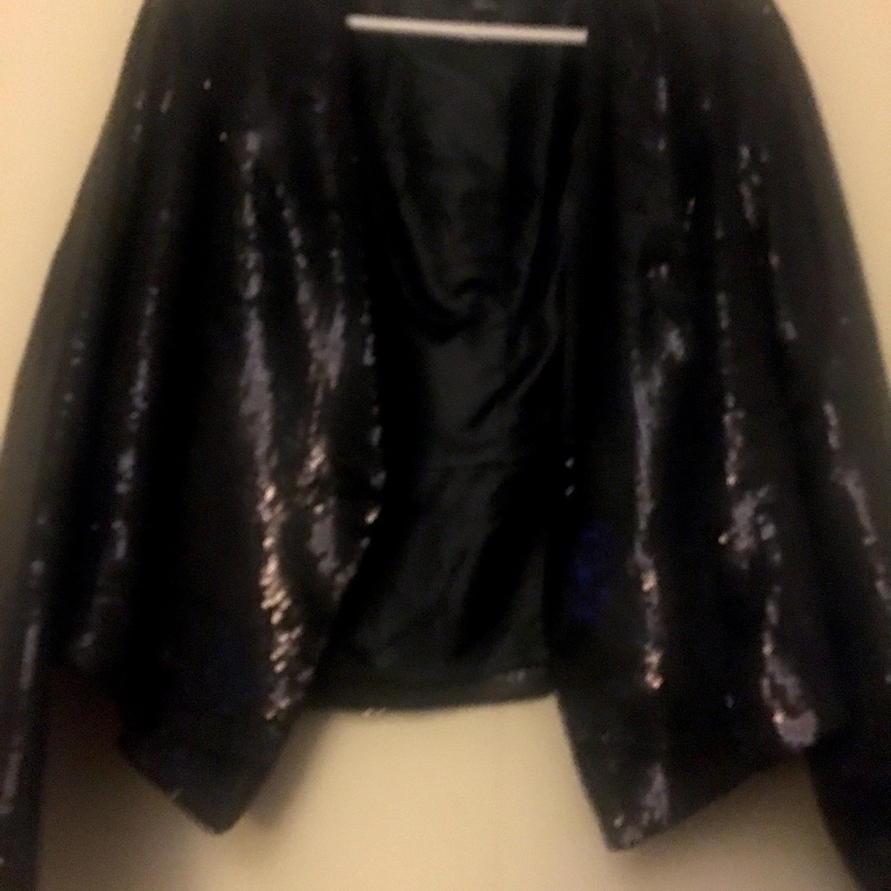Black sequin Women’s one button jacket.